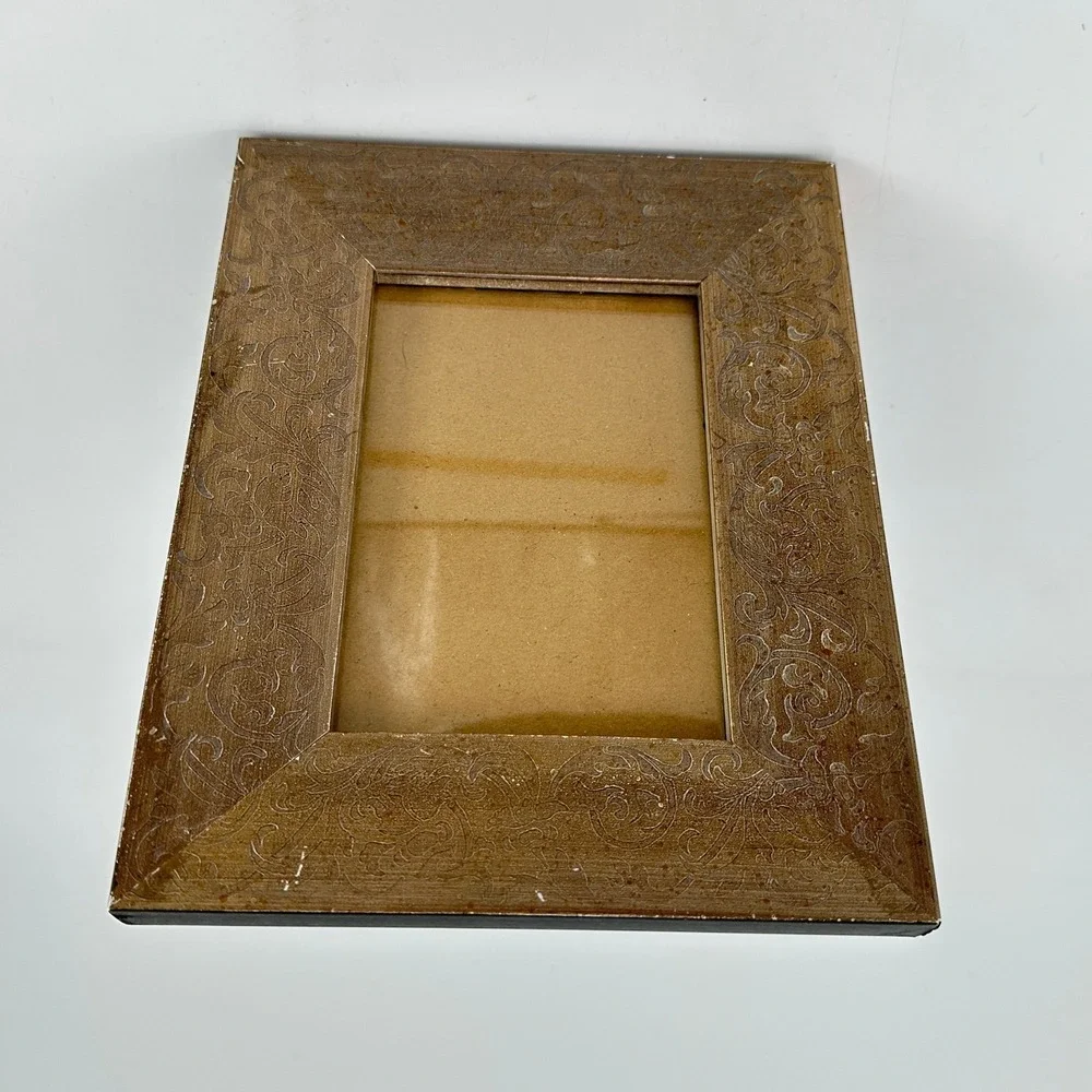 Vintage Style Gold Embossed Scroll Floral‎ Picture Frame Tabletop Wall Hanging